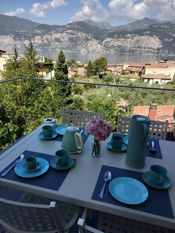 Blue Sky Green Malcesine 0*,