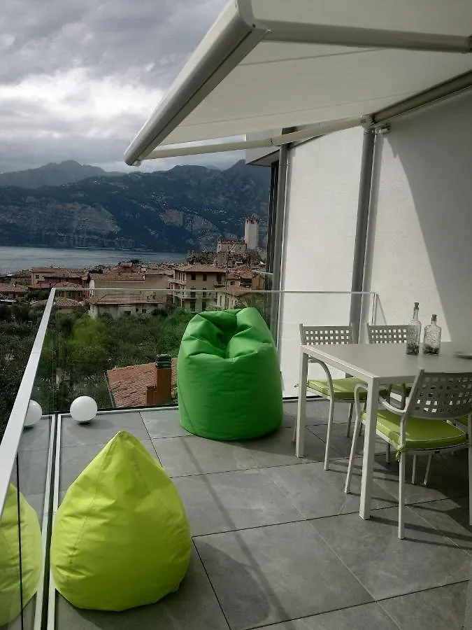 Apartment Blue Sky Green Malcesine